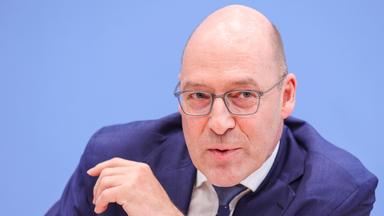 Afd replica a Tajani: «Assurdo parlare di mire sul Sudtirolo, siamo amici dell’Italia»