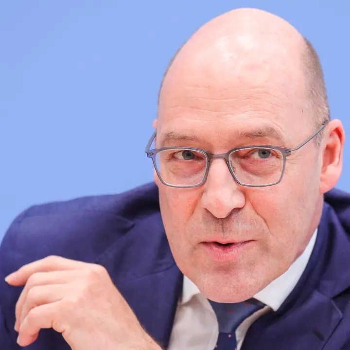 Afd replica a Tajani: «Assurdo parlare di mire sul Sudtirolo, siamo amici dell’Italia»