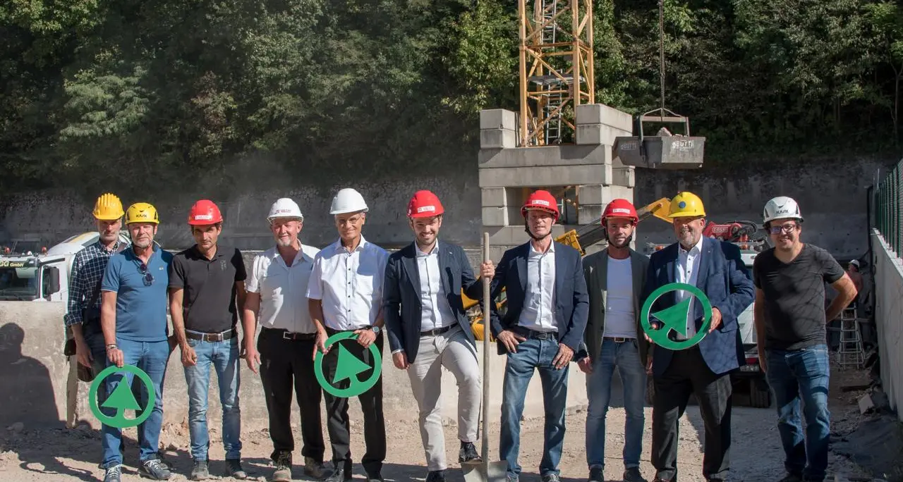 Caldaro, al via i lavori nell’area della Cantina: sorgerà un nuovo supermercato