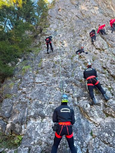 Carabinieri sulle Dolomiti: 111 ufficiali a scuola di alpinismo