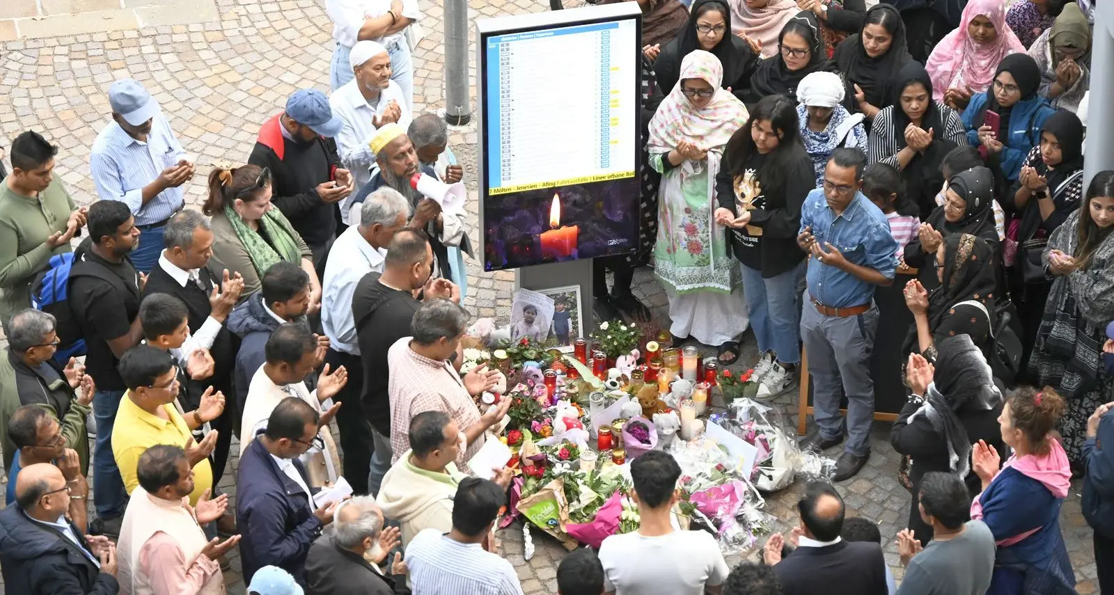 «Intitoliamo la piazza alla piccola Jamila»