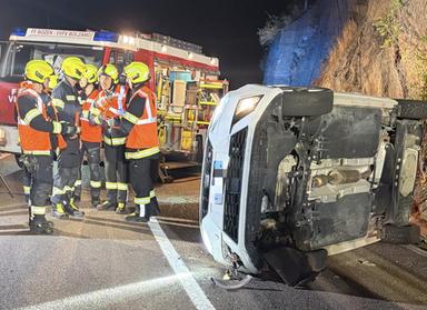 Auto si ribalta sulla strada del Renon, paura nella notte: illesi gli occupanti