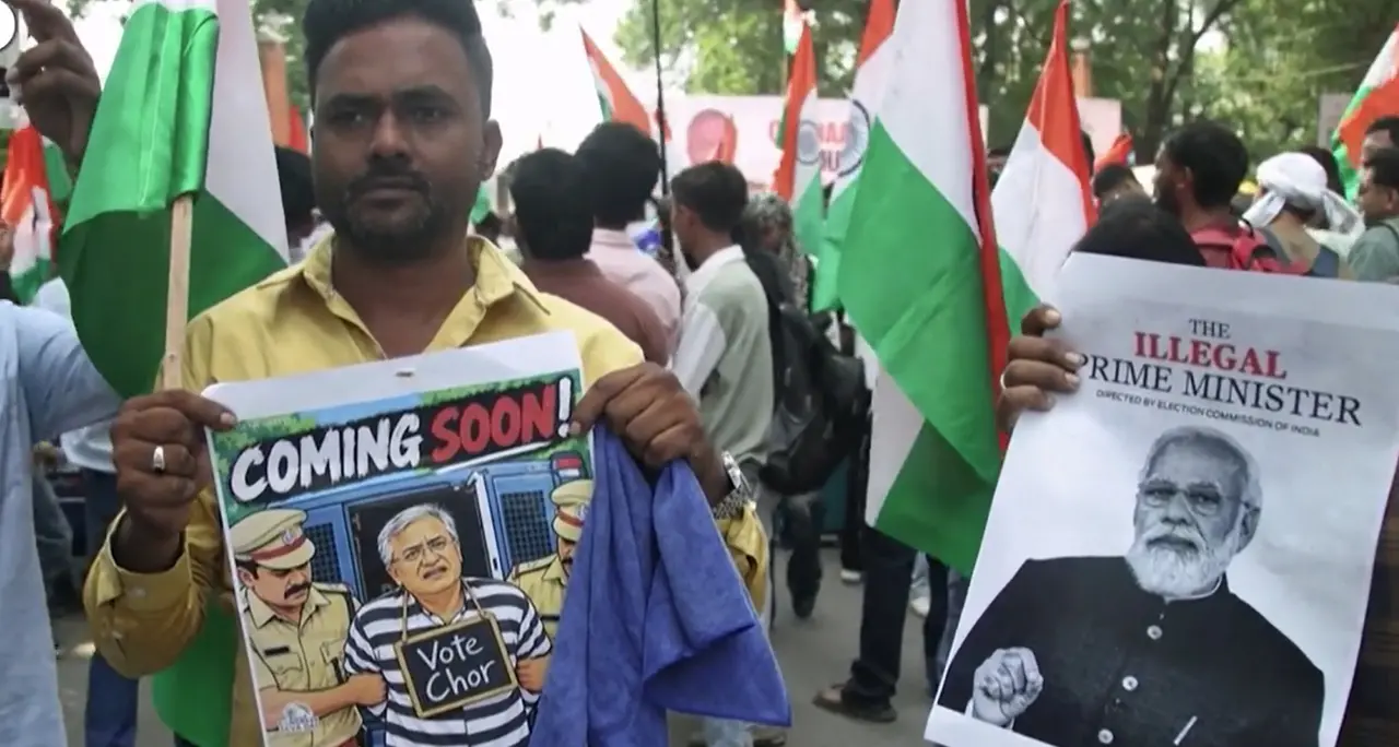 India, il \"partito delle blatte\" torna in piazza a Delhi e Mumbai