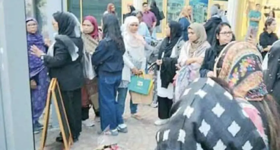 Jamila torna in Bangladesh, in Italia la sorellina