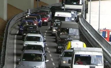Schianto sull’Arginale poco prima delle 8: pesanti disagi al traffico