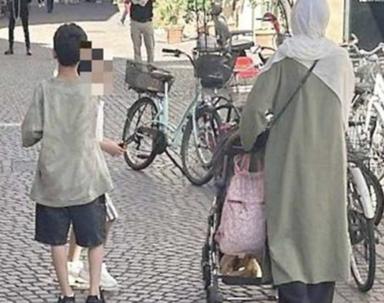 Migranti, le prime 29 famiglie lasciano Bolzano: saranno accolte nei Comuni della provincia
