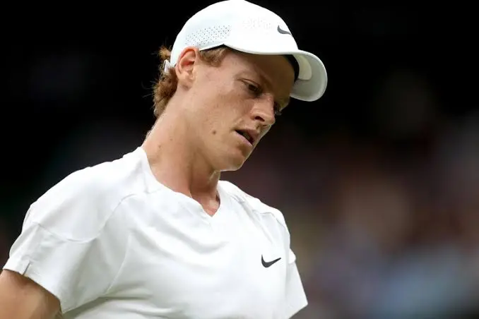 Sinner, stagione finita: «Devo curare il ginocchio». Salterà anche le Atp Finals