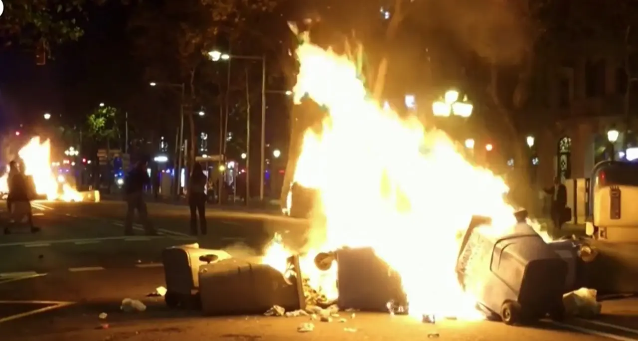 Spagna, incidenti alla manifestazione sui temi della casa ieri a Barcellona