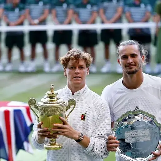 Sinner pronto a cedere il trono del tennis a Zverev