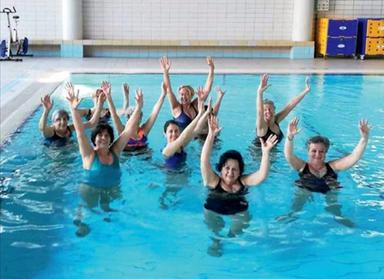 A 90 anni ancora in piscina: «Acquagym elisir di lunga vita»
