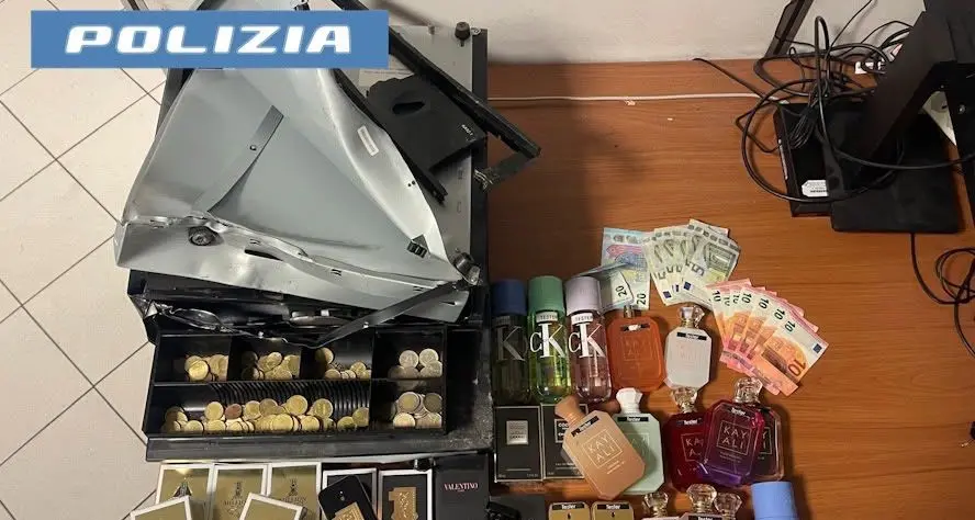 Bolzano, fuggono con due registratori di cassa: arrestati dopo la spaccata