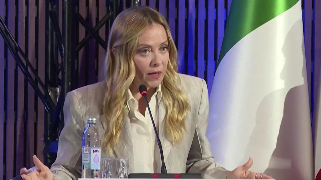 Meloni: \"Valutiamo accise mobili, ci sono circa 160 milioni spendibili\"