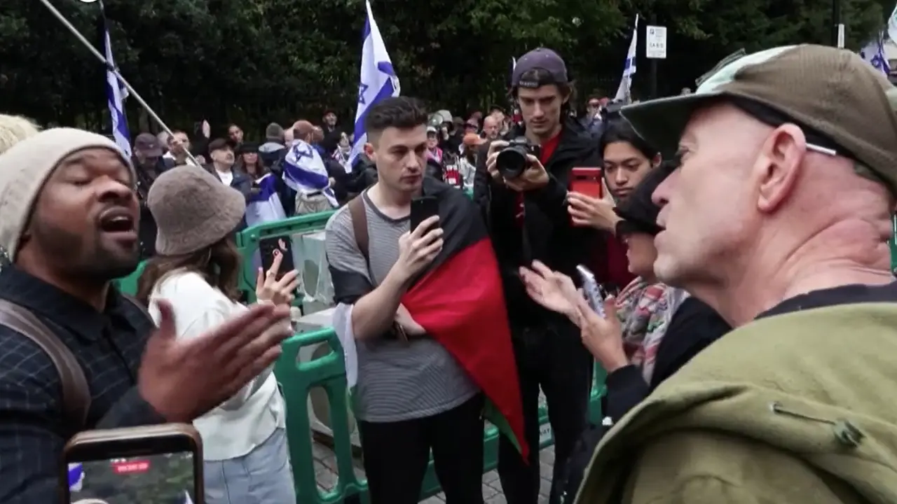 Londra, scontri fra manifestanti nell'anniversario del 7 ottobre