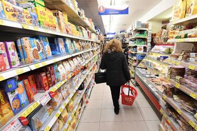 Bolzano, spesa delle famiglie giù di 358 euro al mese: ma resta tra le più alte d'Italia