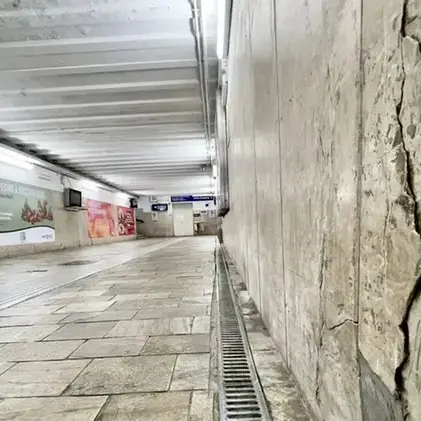 Bolzano, sottopasso della stazione allagato: cause ancora da chiarire, polemica sui controlli