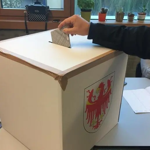 Collegi del Senato, la Bassa Atesina passa a Merano: la Svp difende l’accordo
