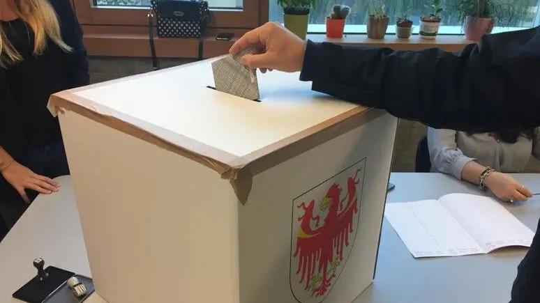 Collegi del Senato, la Bassa Atesina passa a Merano: la Svp difende l’accordo