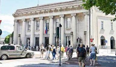 Bolzano, violenza sessuale su una minorenne vicino alla stazione
