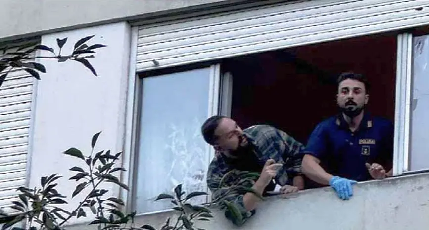Villazzano Tre, padre e figlia hanno sparato con un mitra