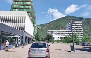 Bolzano, ai Prati di Gries arrivano le telecamere: multe per chi entra nella zona pedonale