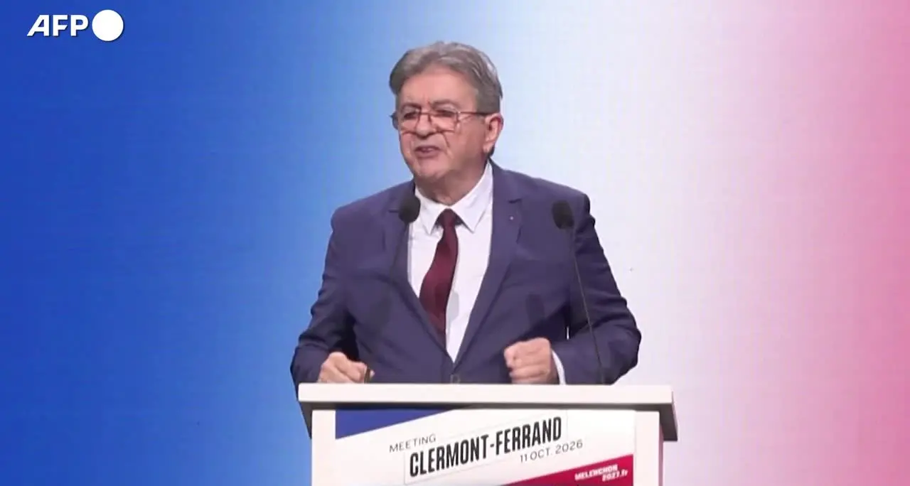Melenchon: \"È necessario il diritto di voto a 16 anni\"
