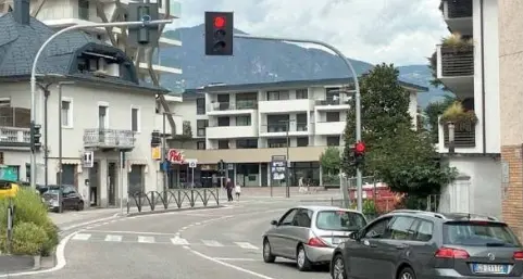Stop alle code a San Giacomo: «Metteremo semafori smart»
