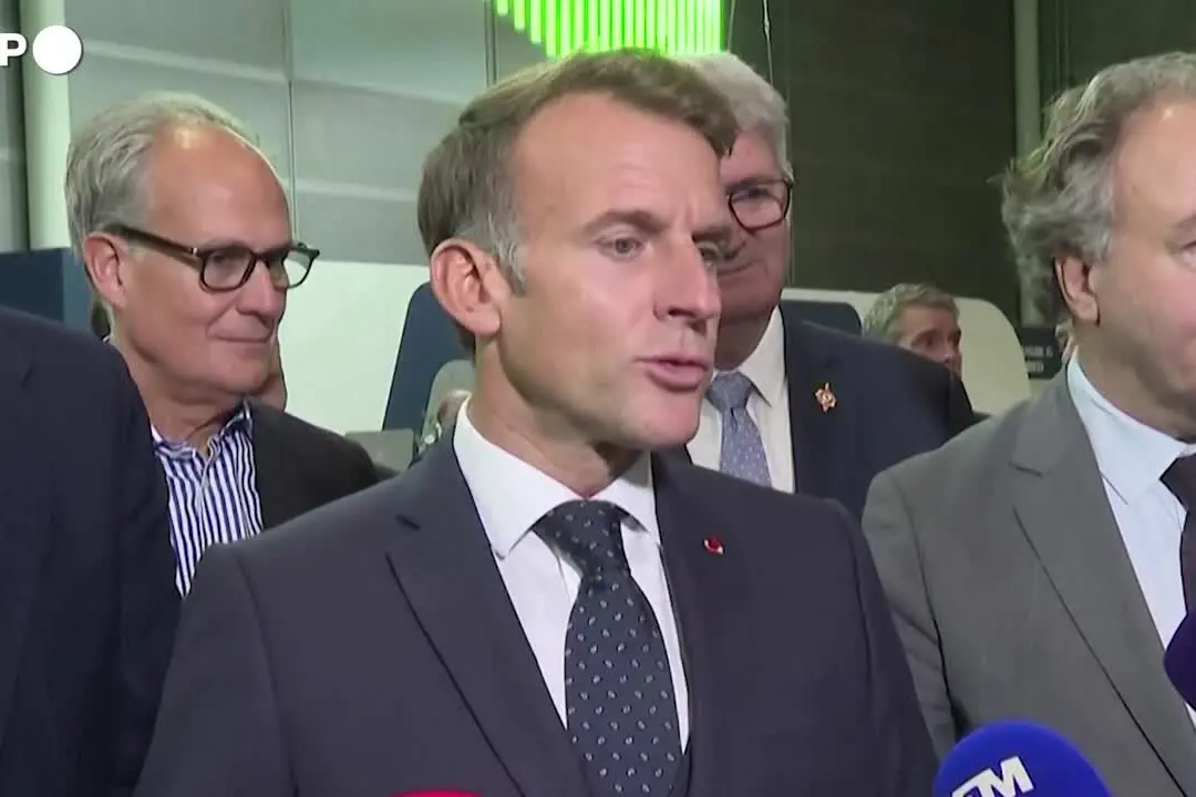 Macron: “Aperture Trump a Mosca? Siamo seri, non cediamo alla minaccia russa”