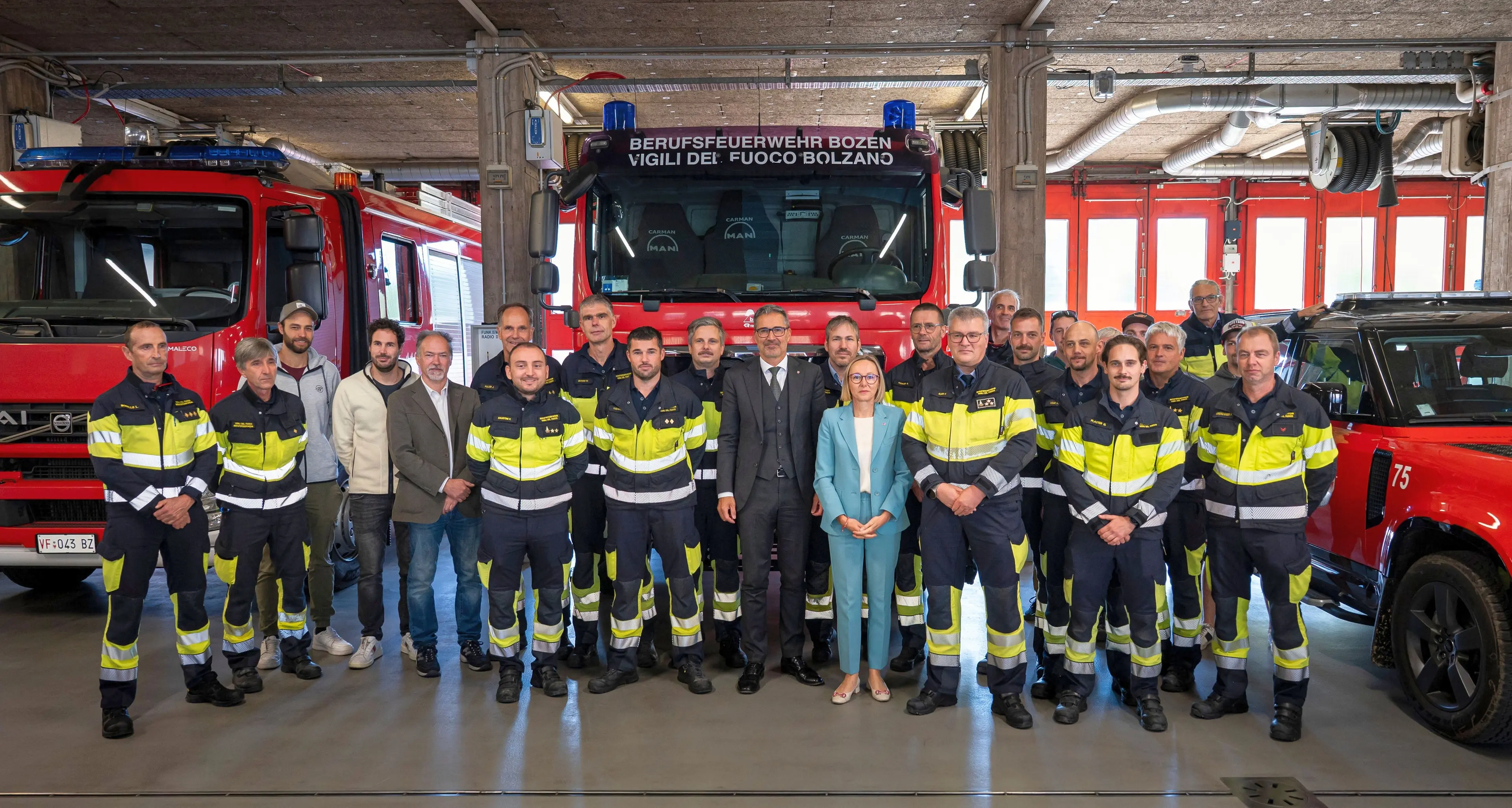 Bolzano, nuovo contratto per i vigili del fuoco: aumentano stipendi e indennità