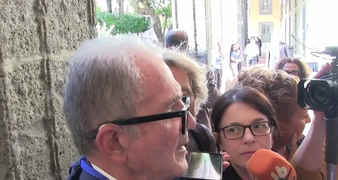 Prodi: \"Democrazia è in arretramento, serve raggiungere la pace\"