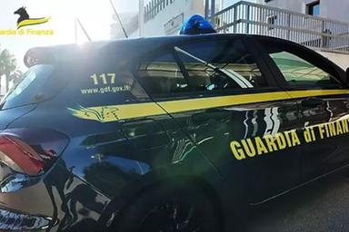 Frode delle criptovalute: cinque arresti e sequestri per 877mila euro