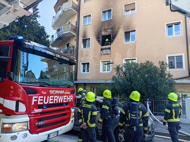 Merano, fiamme in un condominio vicino al centro: appartamento distrutto