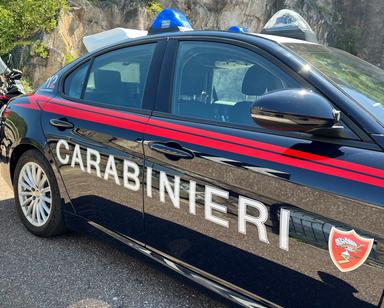 Furti nelle auto a Termeno, trovato con un coltello alla stazione: denunciato 31enne