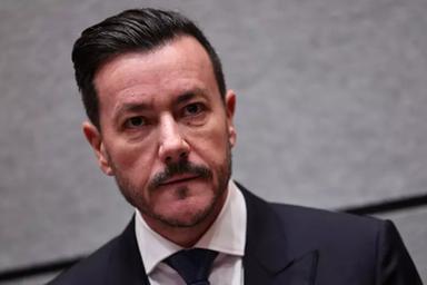 René Benko lascia il carcere: domiciliari con il braccialetto elettronico