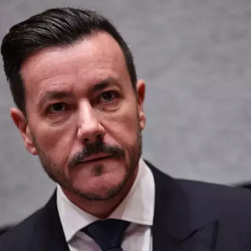 René Benko lascia il carcere: domiciliari con il braccialetto elettronico
