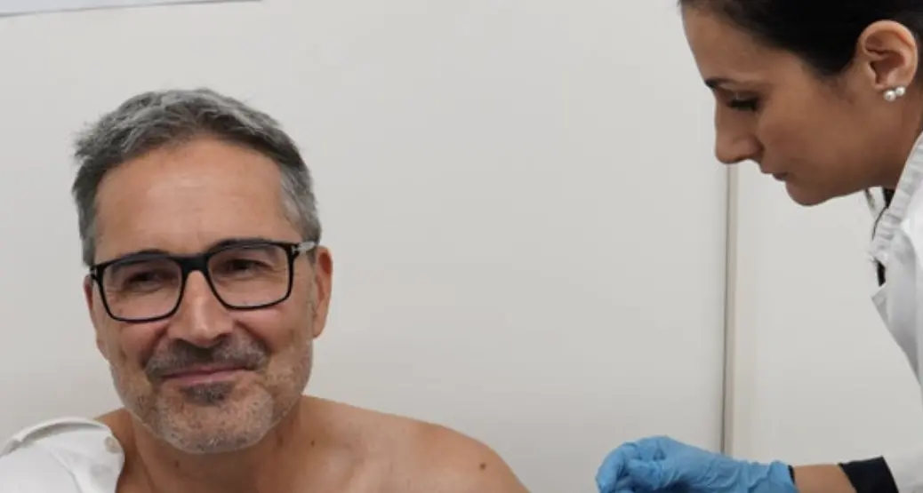 Kompatscher e Messner fanno il vaccino antinfluenzale: «Non è un innocuo raffreddore»