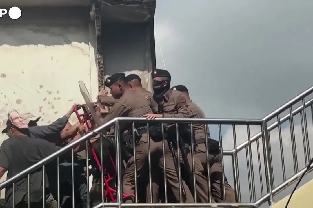 Proteste e tafferugli a Bangkok fuori dalle riunioni del Fmi