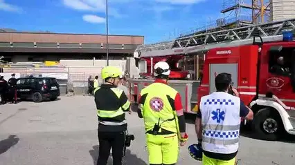 Lana, solaio cede da dieci metri: cinque feriti, due sono gravi