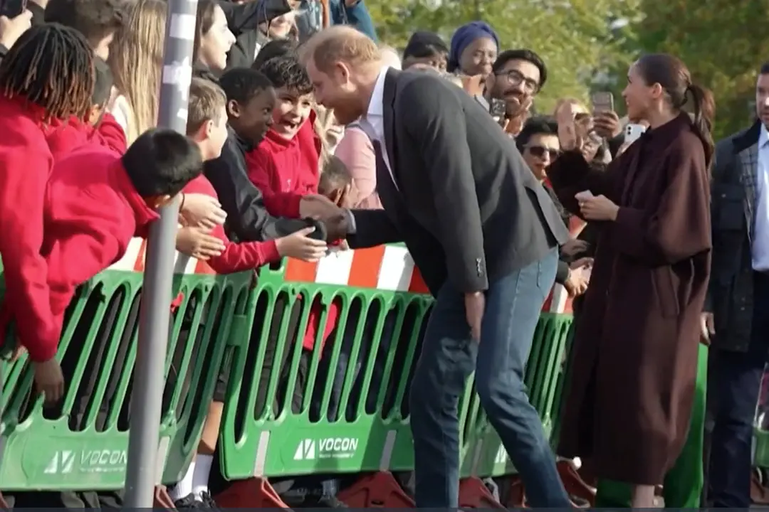 Harry e Meghan accolti a Nottingham come reali