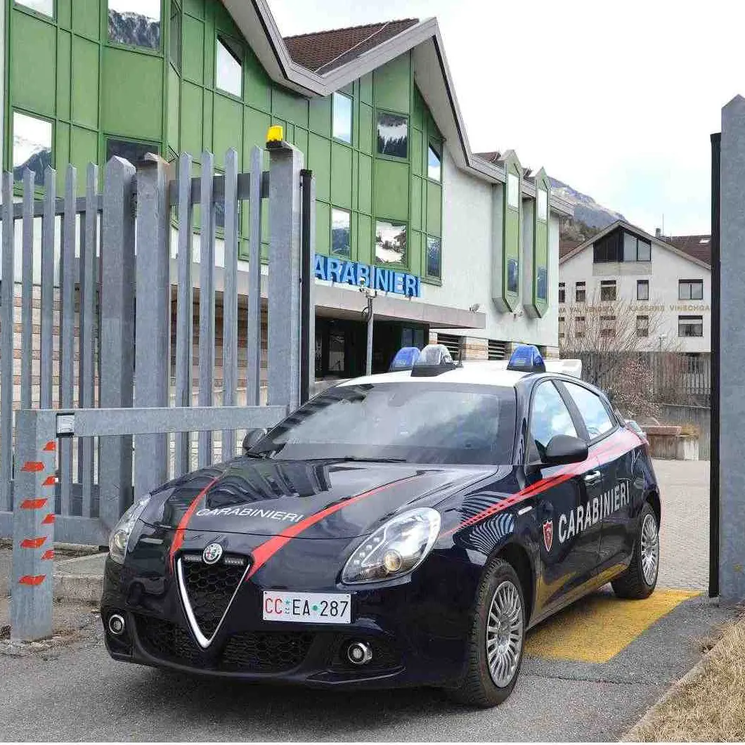 Naturno, truffa delle assicurazioni auto online: quattro denunciati, spariti oltre 500 euro