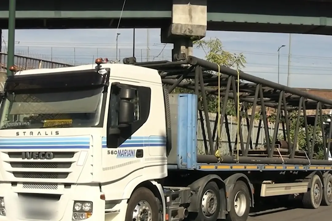 Autotrasportatori bloccano il porto di Napoli: \"Carovita riguarda tutti\"