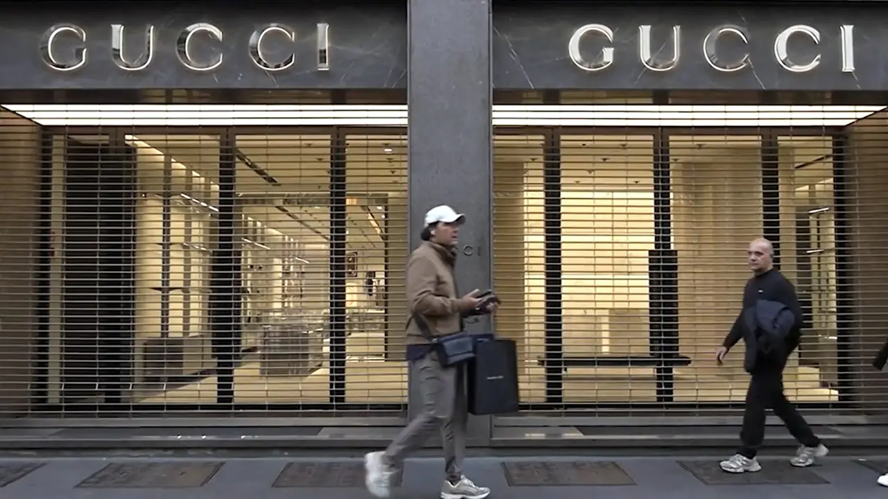 Paura di nuovi disordini a Milano, chiudono i negozi del lusso