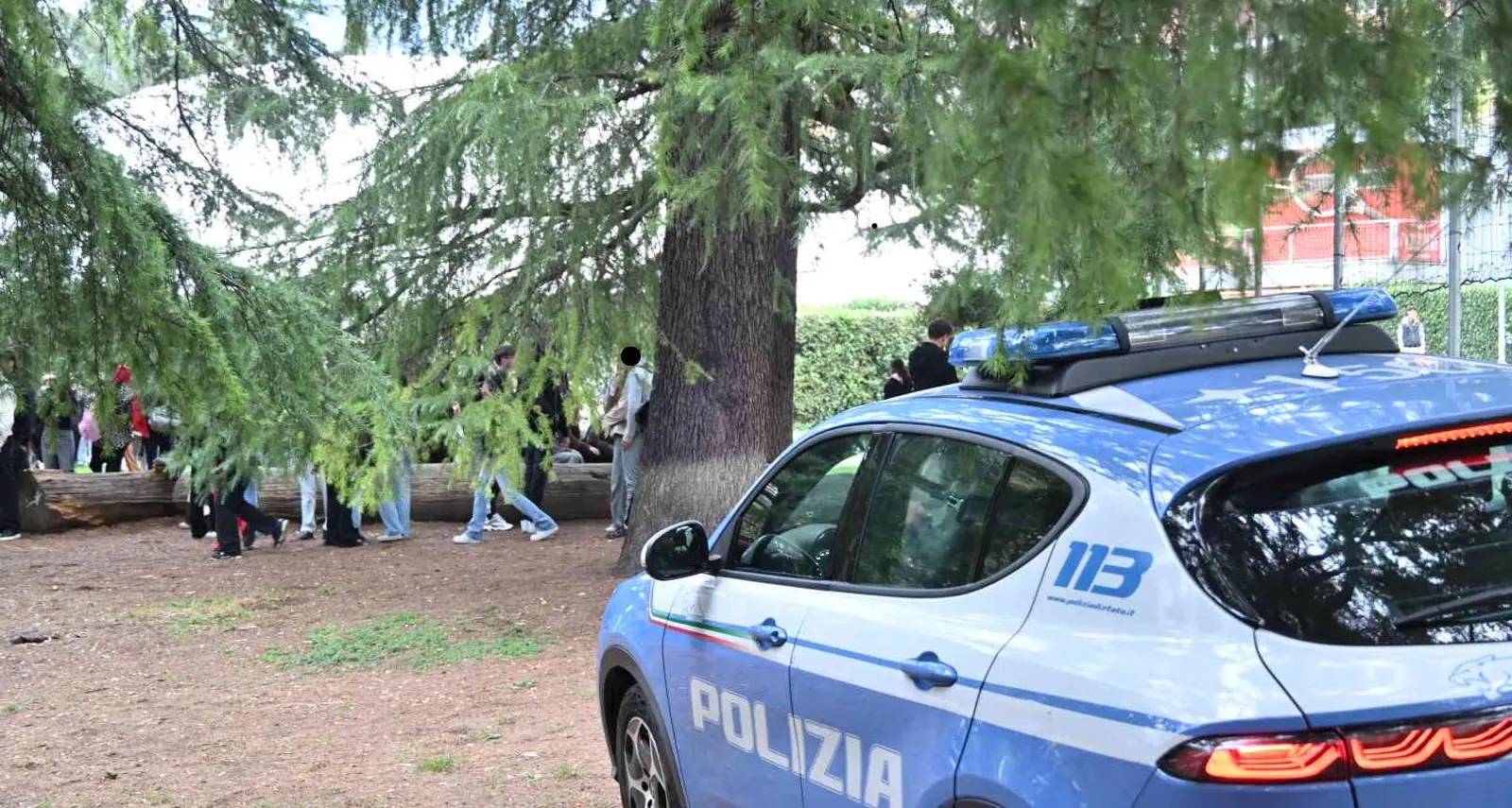 Protesta studentesca a Trento: disordini e cassonetti incendiati