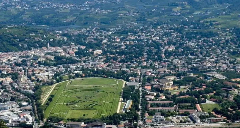 Merano cambia volto: 69 milioni per la casa di cura, 21 per rilanciare l'ippodromo