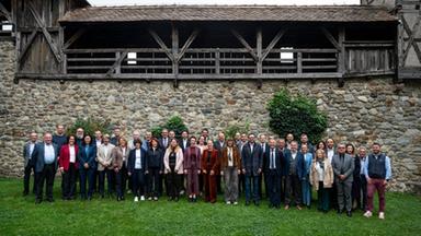 Vertice fra Giunta provinciale e sindaci a Castel Tirolo: ecco tutti i progetti per il Burgraviato