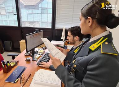 Sfruttamento di manodopera agricola: sequestrati 790.000 euro a imprenditore e familiari