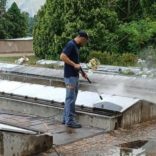 Bolzano, i detenuti al lavoro nel cimitero di Oltrisarco: il progetto proseguirà nel 2027