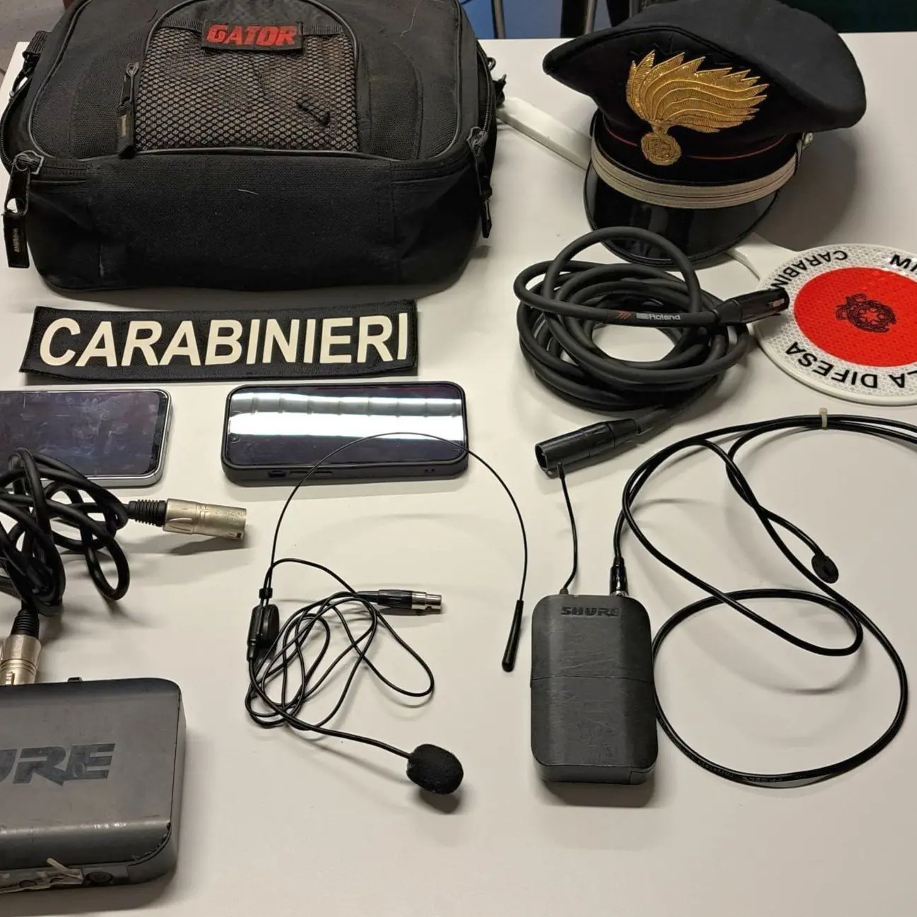 Tentano la truffa del finto carabiniere, ma l'anziana li incastra: due arresti