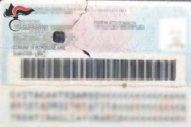 Chip strappati dalle carte d’identità, l’ombra di “un traffico” anche in Alto Adige