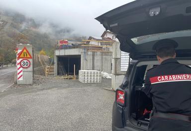 Gravi irregolarità nel cantiere: scatta la denuncia per l'imprenditore
