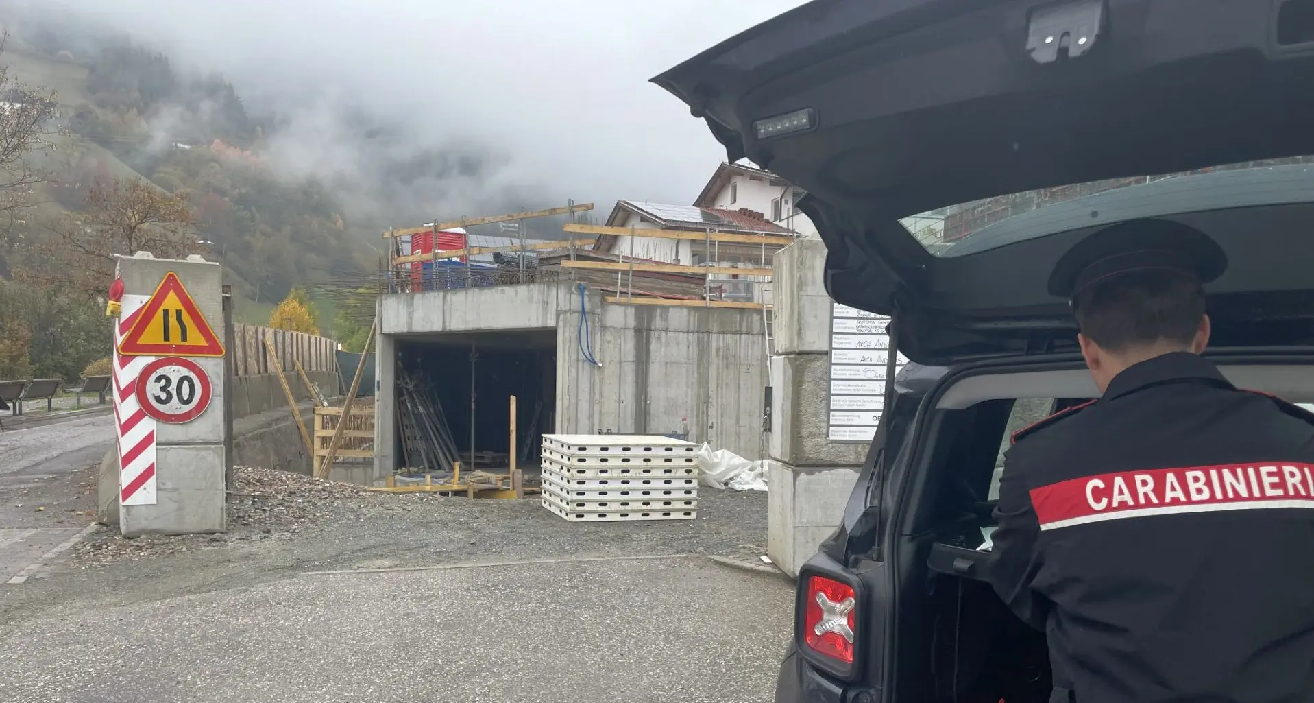 Gravi irregolarità nel cantiere: scatta la denuncia per l'imprenditore